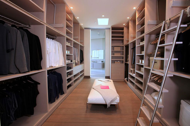 Elegant Walk-In Closet Ideas