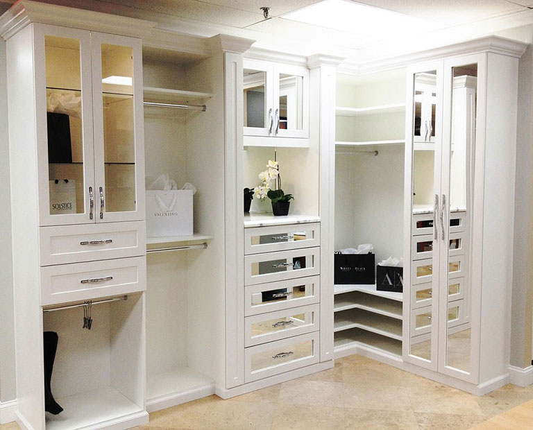 Elegant Walk-In Closet Ideas