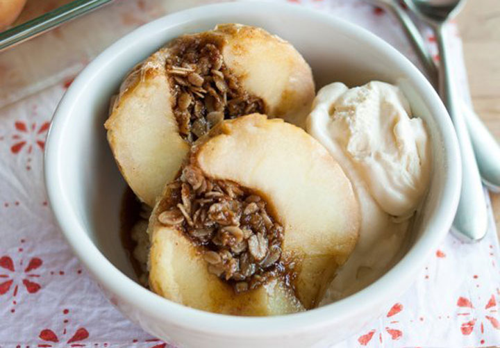 Oatmeal-Brown Sugar Baked Apples