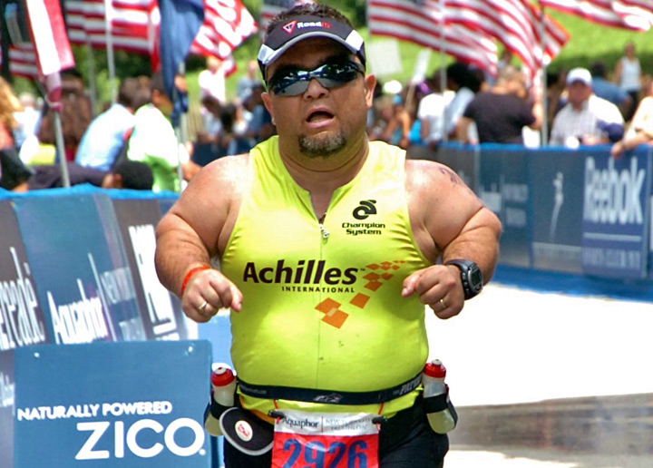 Marathon runner blazes a path for his son and others with dwarfism