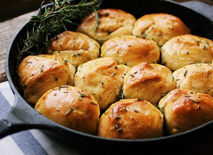 Rosemary Skillet Rolls