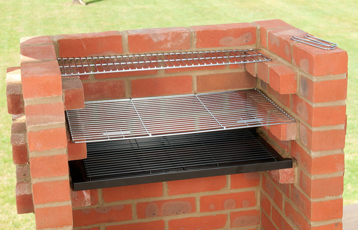 DIY Backyard Brick Barbecue