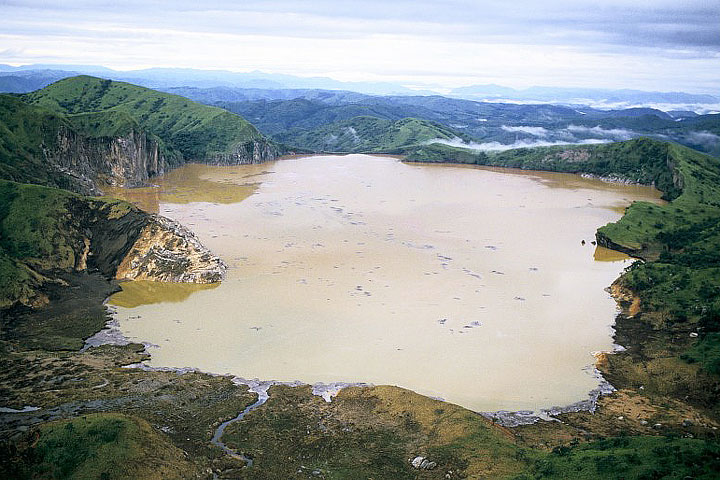 Lake Nyos - Deadliest Lake in the World