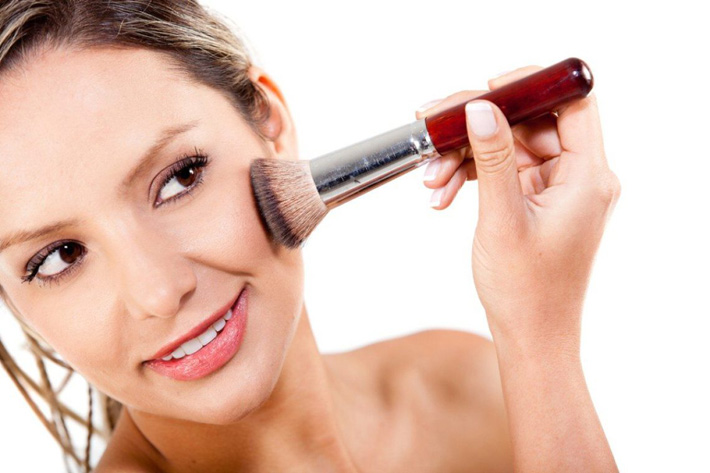 Makeup Tricks To Make You Look Less Tired