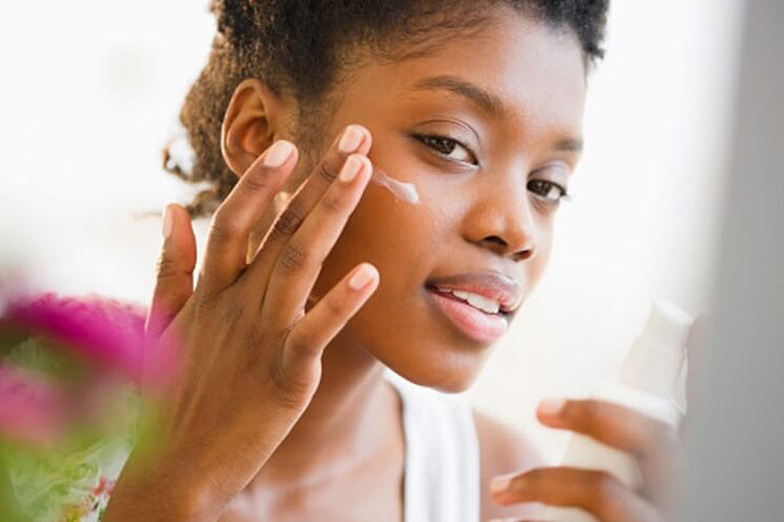 How to Use Sunscreen When Wearing Makeup