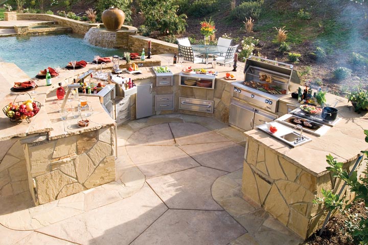 Outdoor Kitchens Design Ideas and Tips