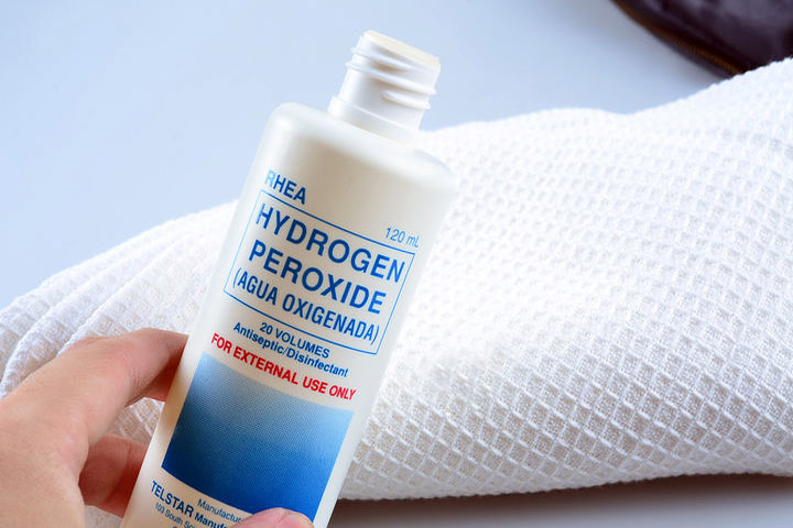 The Benefits of Hydrogen Peroxide and its Many Uses