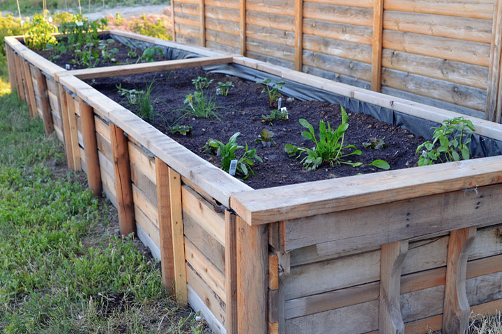 DIY Gardening Ideas - 4 Easy to Make Garden Raised Beds