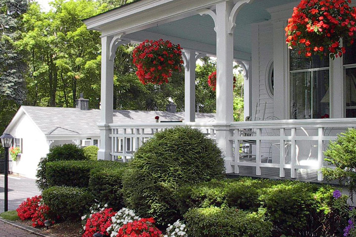 Clever Ideas for Decorating Your Porch