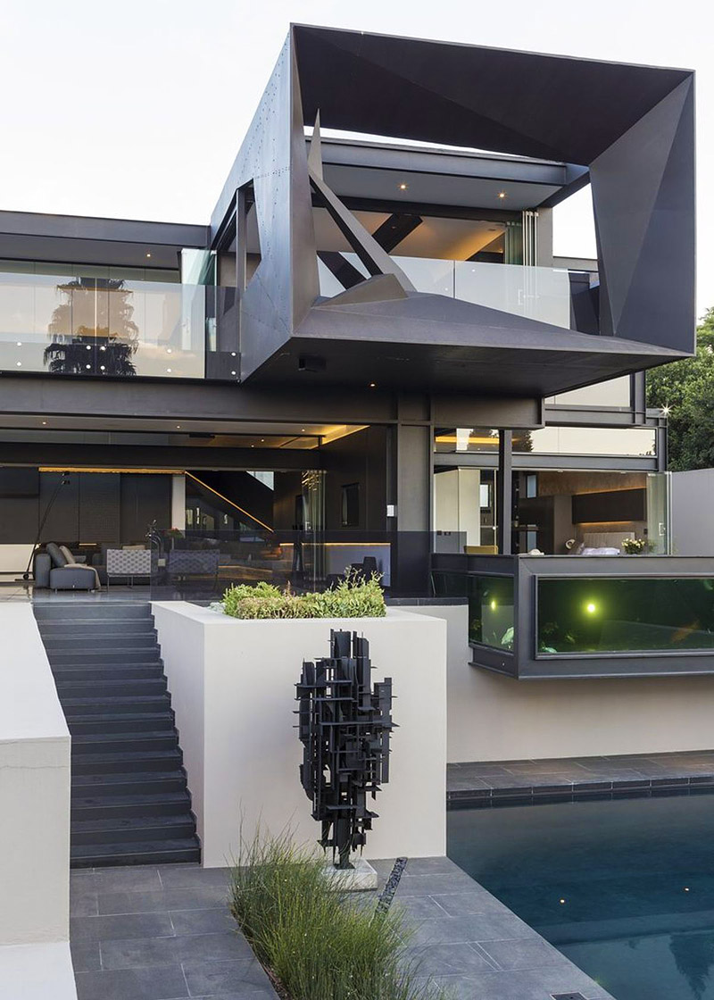 Sculptural Family Home - The Kloof Road House