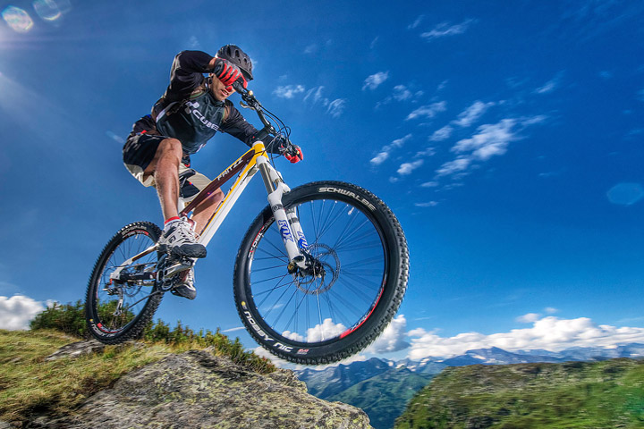 Mountain Biking 101: Hardtail or Full Suspension?