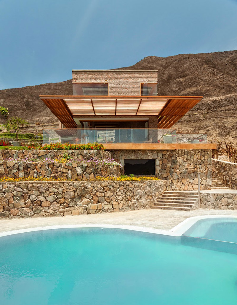 A Stunning Casa Azpitia by Estudio Rafael Freyre