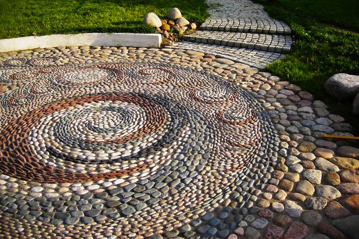 Beautiful Garden Paths Made of Natural Stone