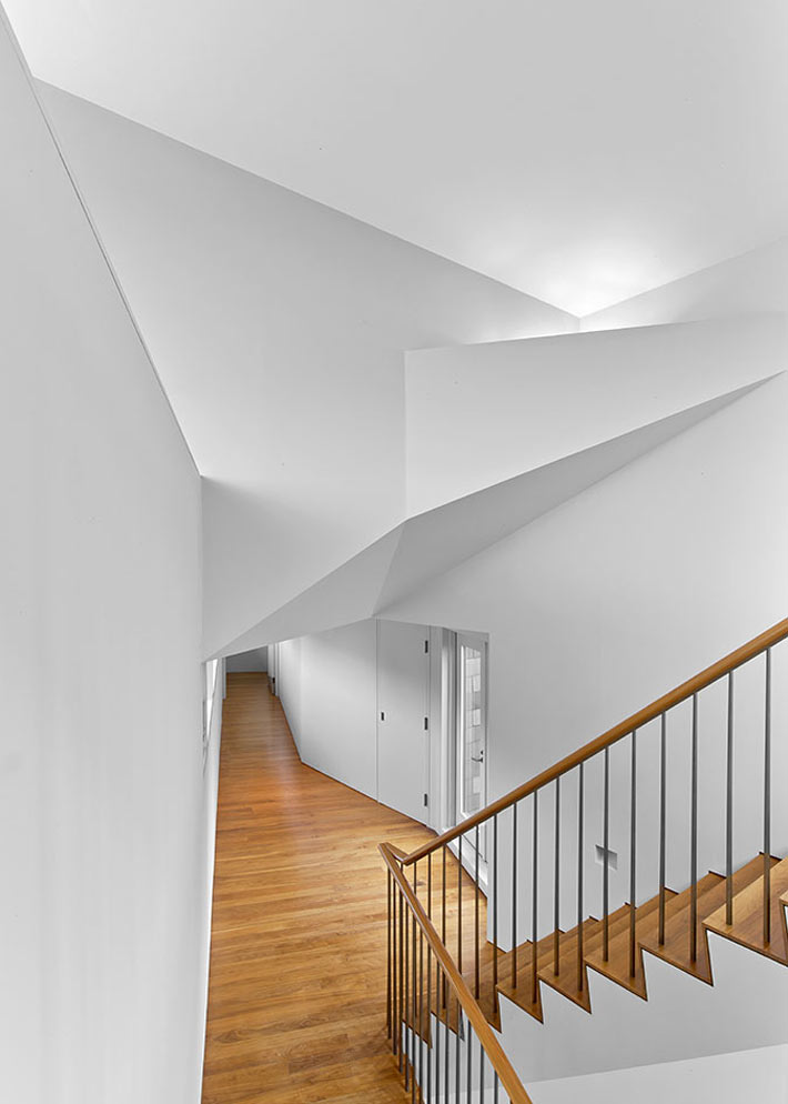 Berkshire Mountain House in Massachusetts Inspired by Fibonacci Spiral