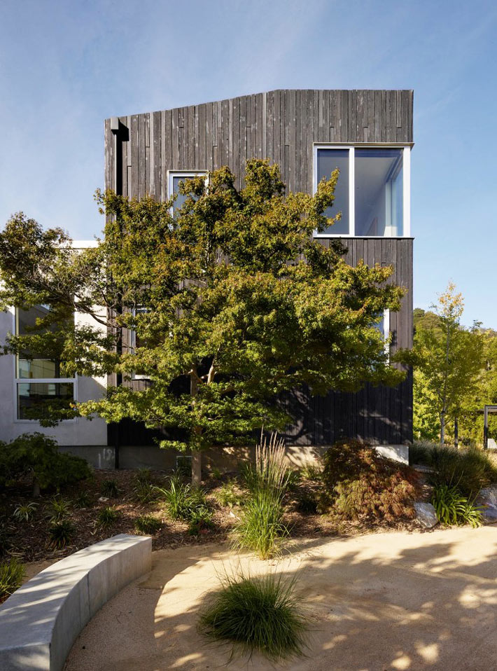 Shou Sugi Ban House by Schwartz and Architecture