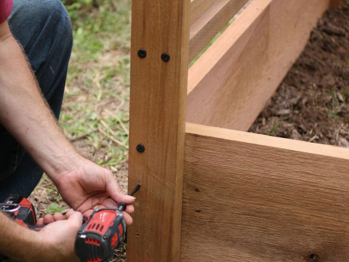 Diy Tutorial Build A Raised Bed and Trellis