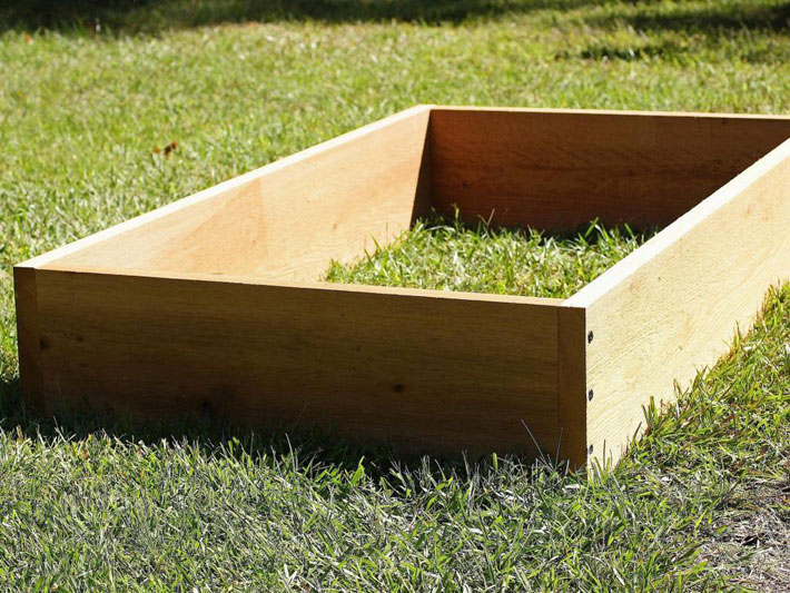 Diy Tutorial Build A Raised Bed and Trellis