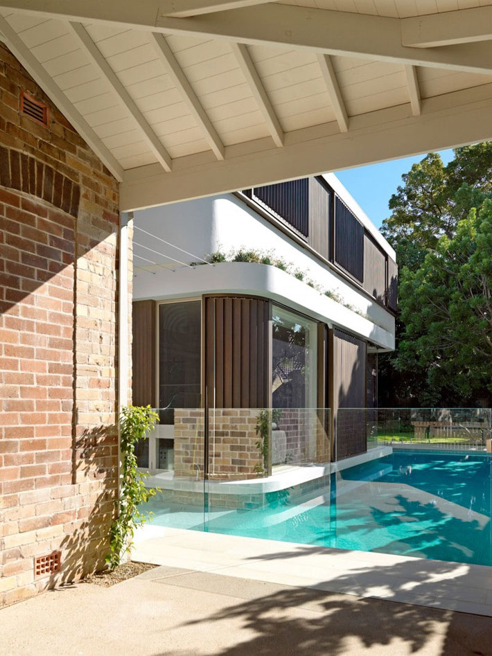 The Pool House by Luigi Rosselli Architects