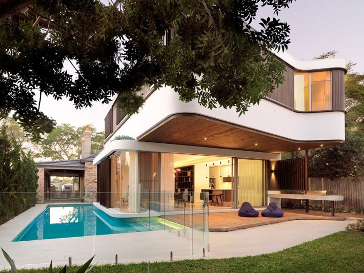 The Pool House by Luigi Rosselli Architects