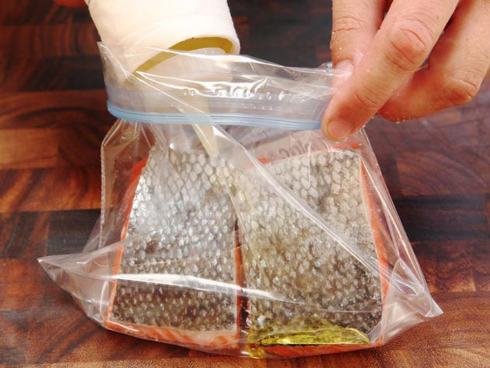 Are the Dangers of Boiling Food in Plastic Bags